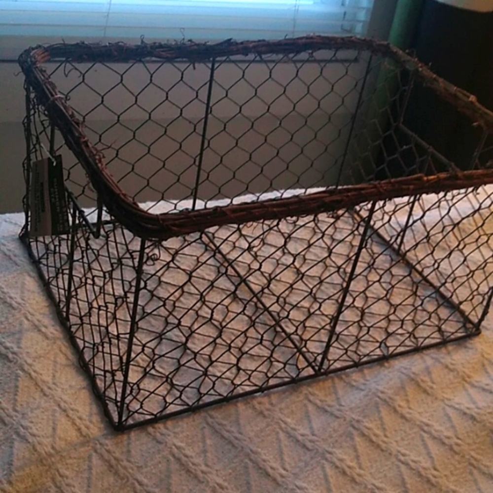 Storage basket
